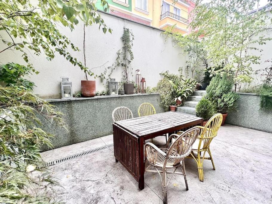 Housingleon Unifamiliar Con Patio En La Catedral León